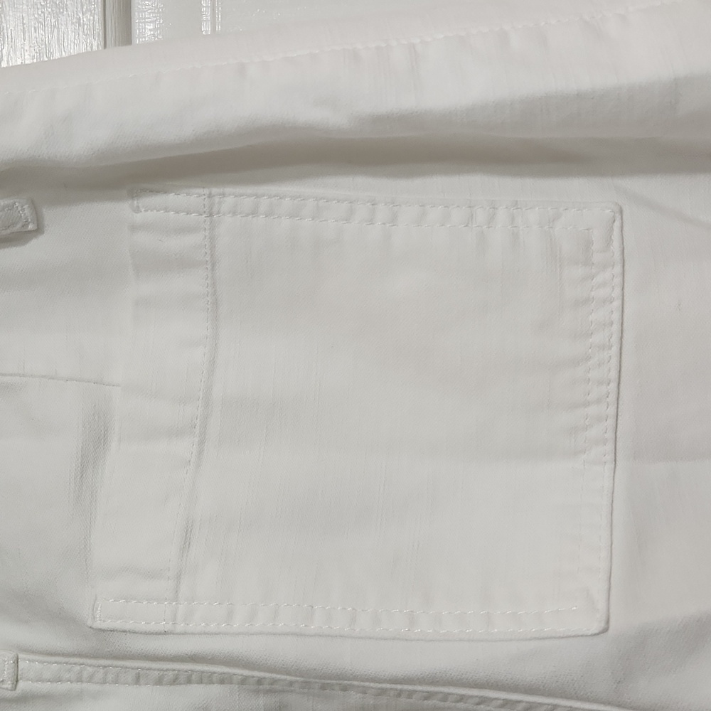 FRAME the 70s patch pocket crop in white Size 24 - Picture 9 of 9